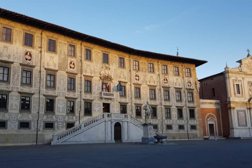 Ferienwohnung Tra Miracoli E Cavalieri Pisa Exterior foto